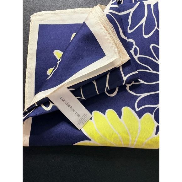 Liz Claiborne Navy Blue Yellow White Daisy Floral 100% Silk Square Scarf 26x26 - Picture 3 of 5